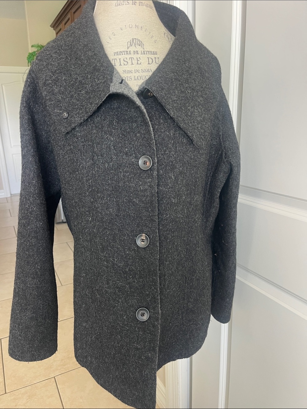 Travel Smith charcoal, gray wool blend single breasted oversized collar jacket L